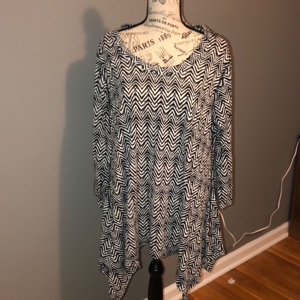 3/$20 Premise Tunic Top NWOT